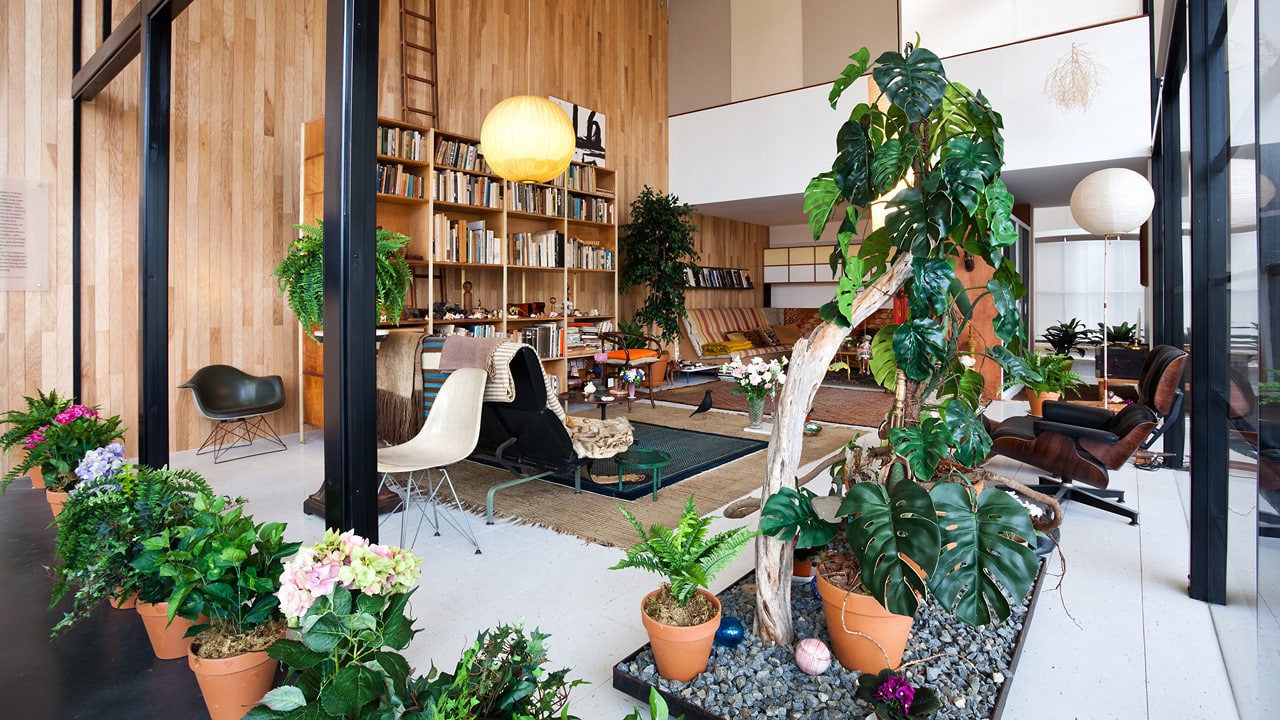 orkest Geavanceerde Jonge dame Eames House: creëer de Eames' vakantiesfeer in jouw huis | Master Meubel  blog